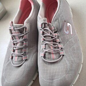 SKECHER WOMENS SHOES SIZE 8.5